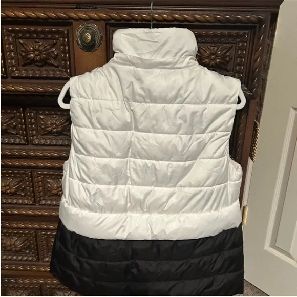 Calvin Klein Black and White Puffer Vest with Faux Fur Trim/Removable Hood - Picture 5 of 11